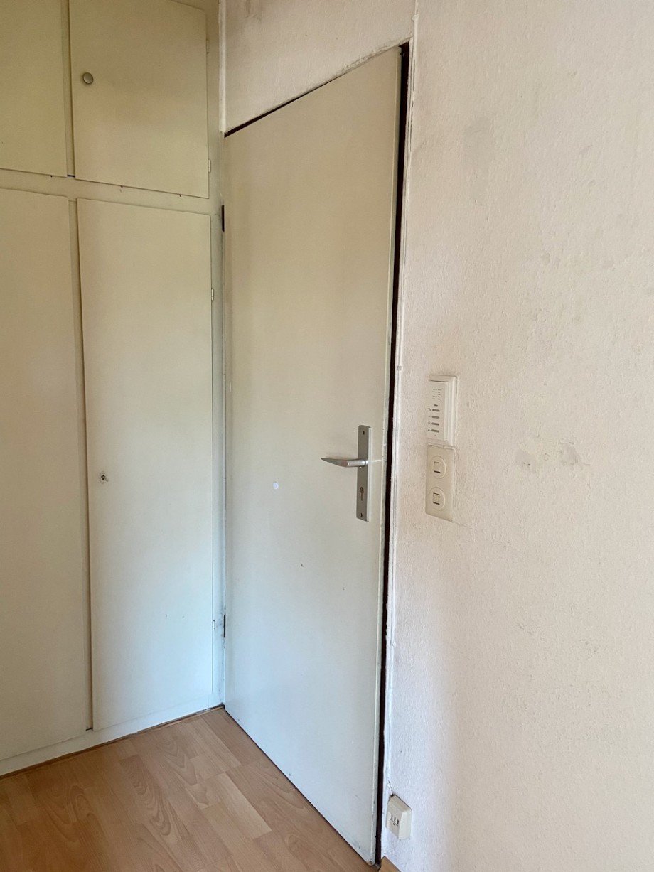 Eingangsbereich mit Einbauschrank Etagenwohnung Darmstadt
