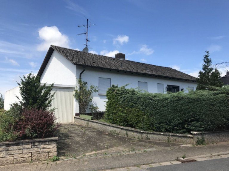 Hausansicht vorne Otzberg Einfamilienhaus F�r Naturliebhaber - in der l�ndlichen Idylle