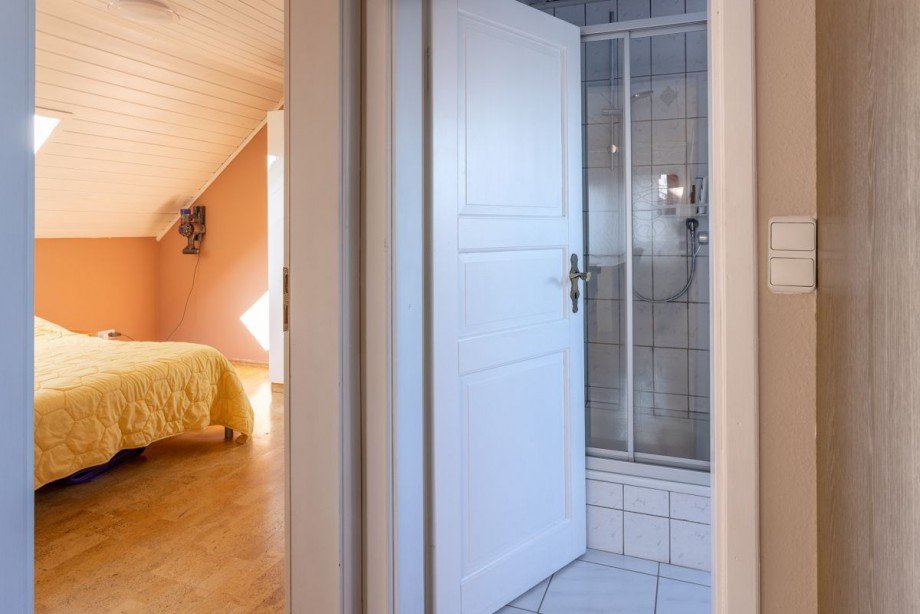 Schlafzimmer 1.OG / Duschbad Maisonettewohnung Ober - Ramstadt