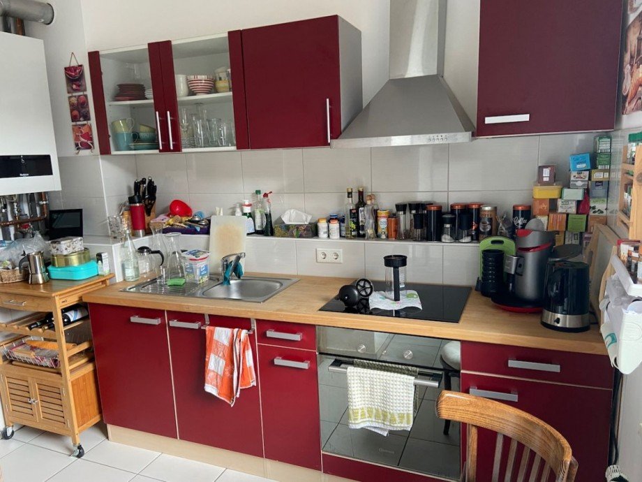 EBK mit E-Ger�ten gegen Abstand Etagenwohnung Darmstadt