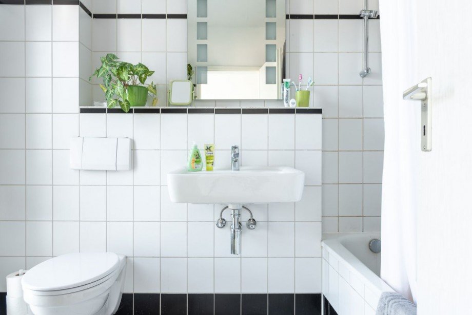 Racano Gro�Zimmern 1.OG_Badezimmer Doppelhaush�lfte Gro�-Zimmern