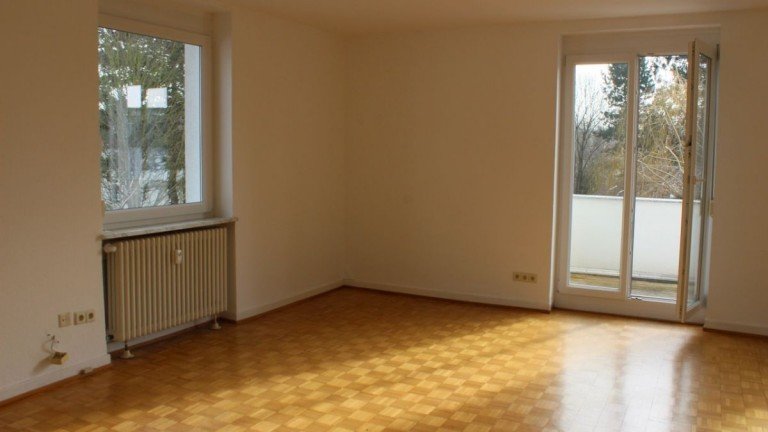Wohnzimmer mit Balkon Darmstadt Etagenwohnung *Gro�e 3 Zimmer Wohnung in DA - Paulusviertel*