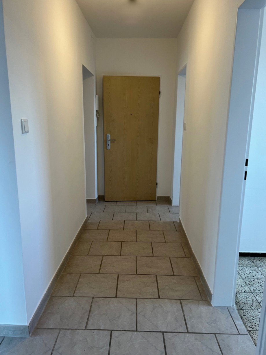 Racano Immobilien Flur Dachgeschosswohnung Erzhausen