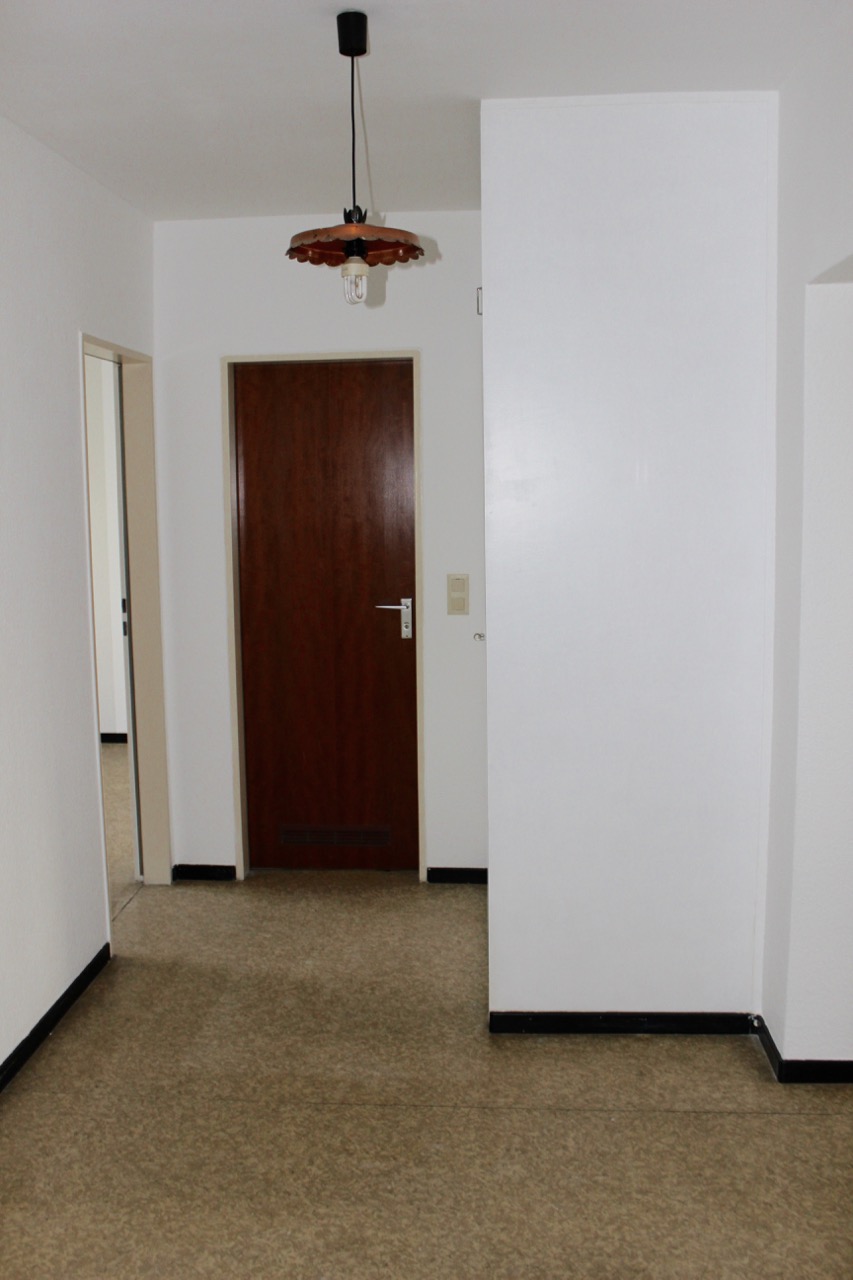 Flur mit Einbauschrank Erdgeschosswohnung Darmstadt
