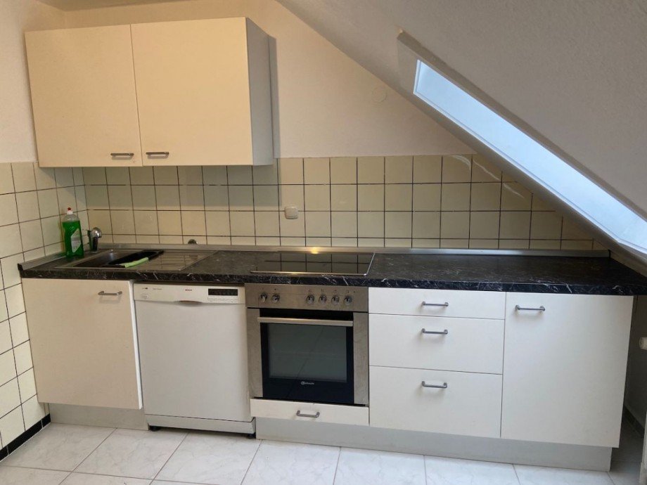 K�che mit EBK Dachgeschosswohnung Weiterstadt
