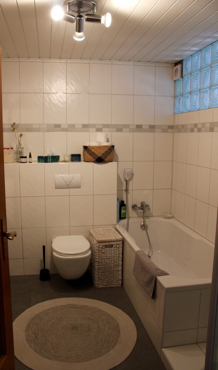Badezimmer Doppelhaush�lfte Griesheim