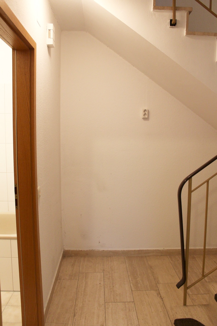 Treppenhaus mit Staufl�che und Zugang zum Bad Maisonettewohnung Ro�dorf