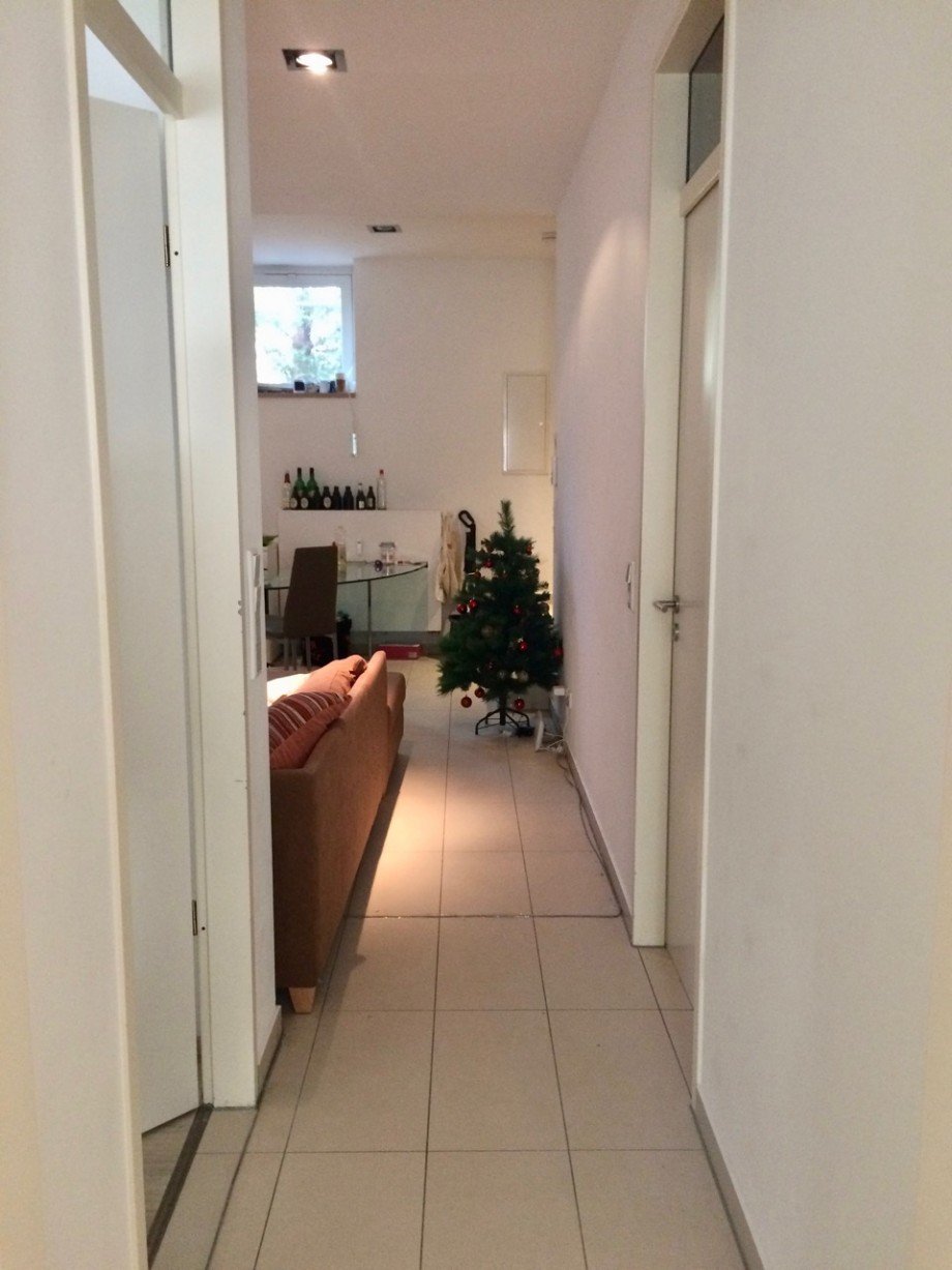 kleiner Flur Souterrainwohnung Darmstadt