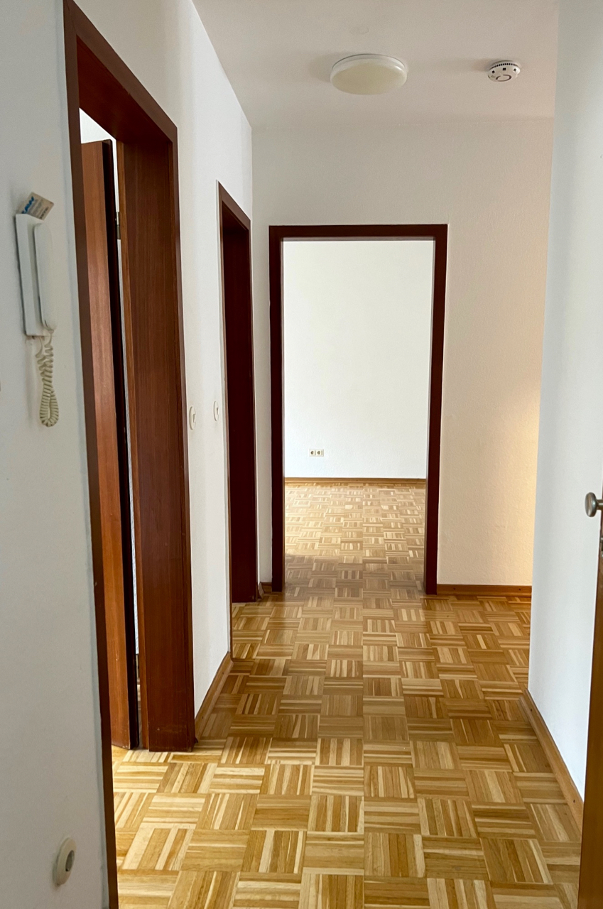 Racano Immobilien Flur Etagenwohnung Ro�dorf