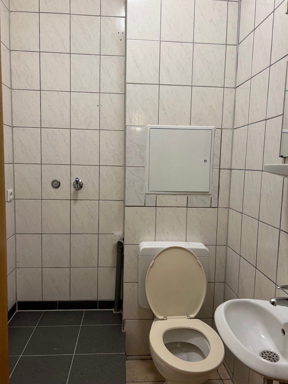 Separates WC mit Waschmaschinenplatz Etagenwohnung Darmstadt