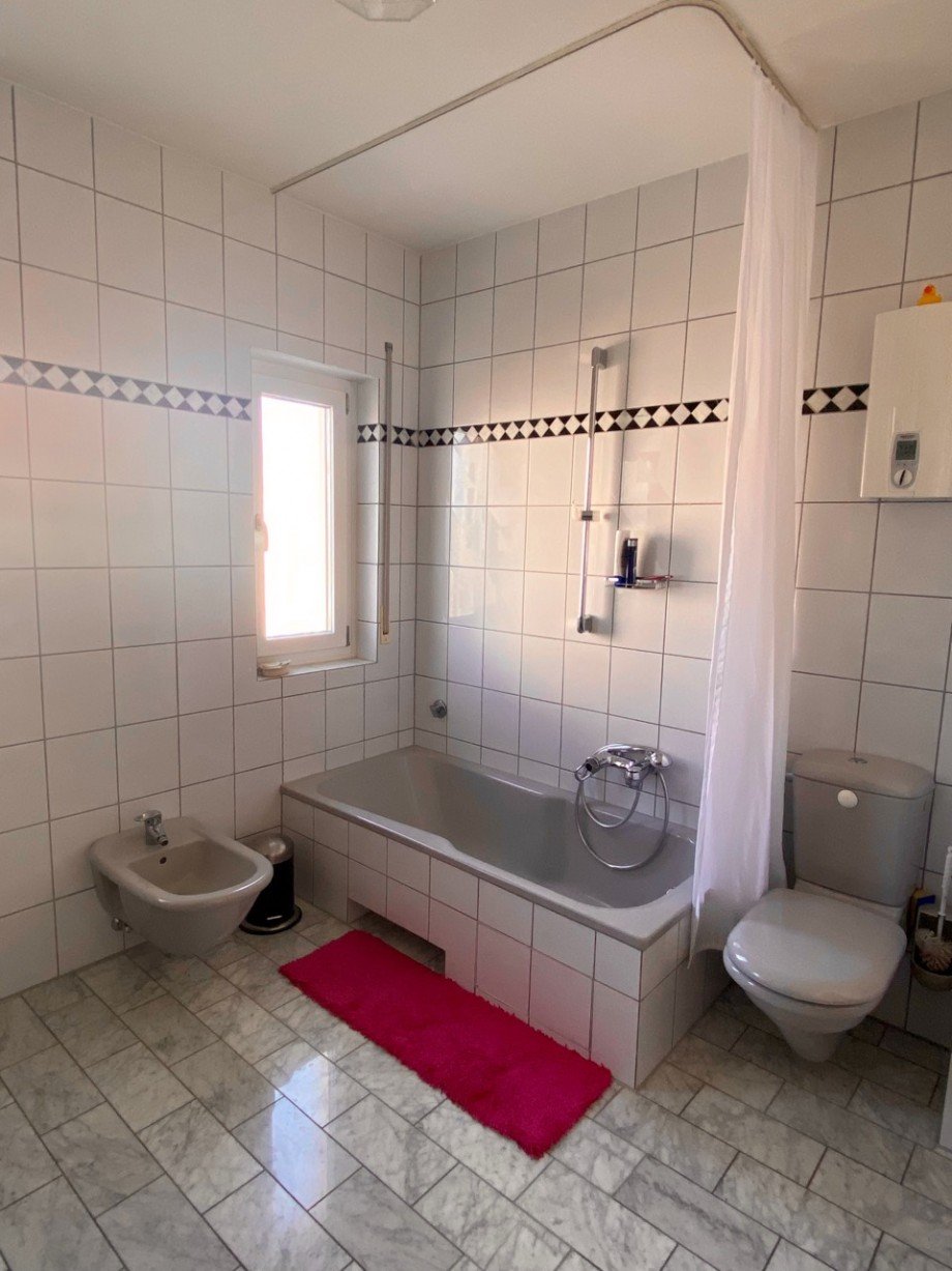 Tageslichtbad 1.OG. Reihenmittelhaus Ober - Ramstadt / Rohrbach