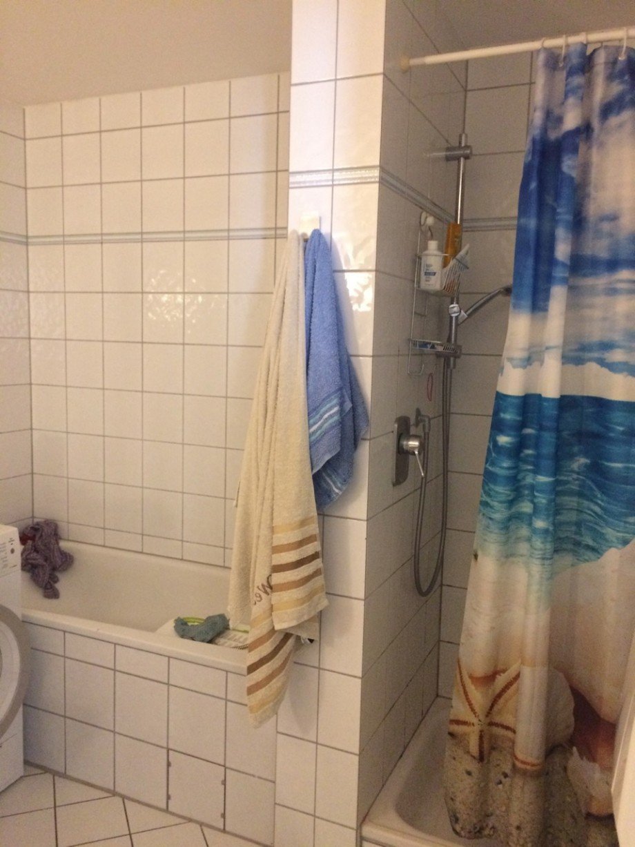 Bad mit Dusche und Badewanne Etagenwohnung Ober - Ramstadt