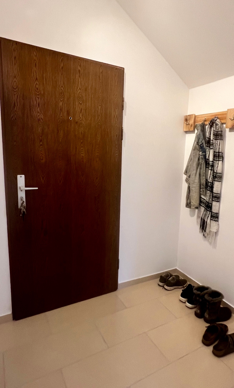 Flur Eingangsbereich Dachgeschosswohnung Darmstadt