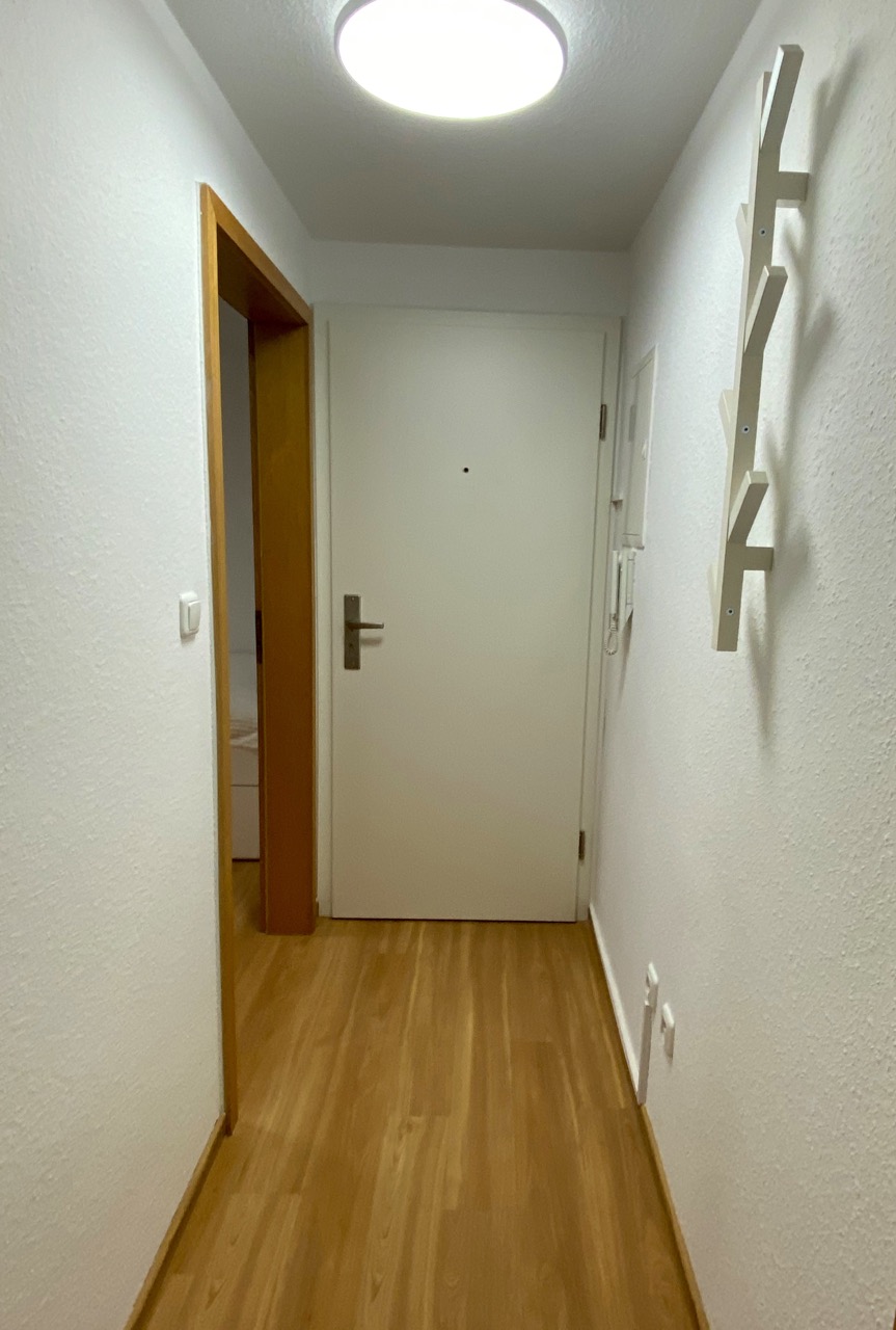Flur Eingangsbereich Souterrainwohnung Darmstadt