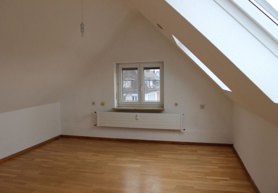 Wohn-/Schlafzimmer Dachgeschosswohnung Darmstadt