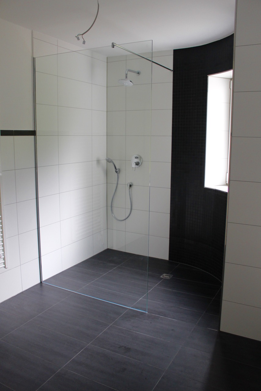 Begehbare Dusche 1.OG. Maisonettewohnung Darmstadt