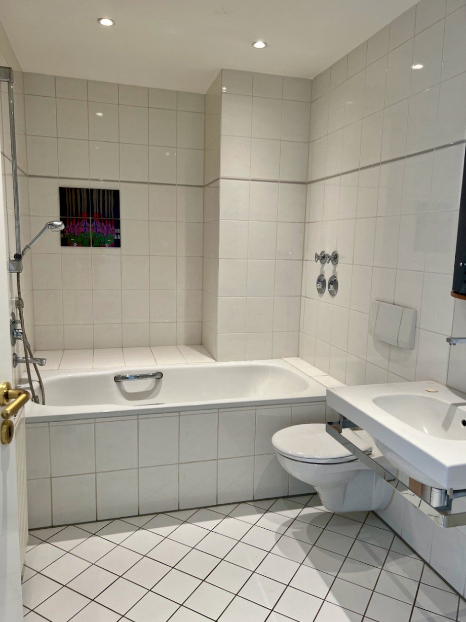 Badezimmer mit Badewanne Maisonettewohnung Darmstadt