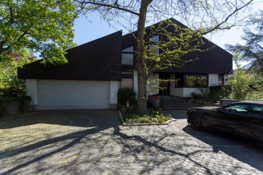 Haus mit Doppelgarage Villa Ro�dorf