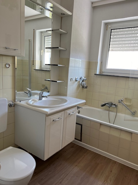 Bad Erdgeschosswohnung Weiterstadt