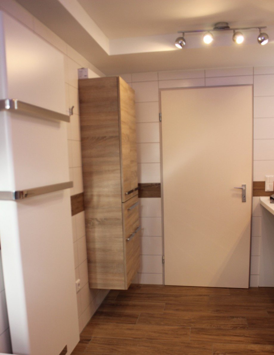 modernes Bad Souterrainwohnung Darmstadt