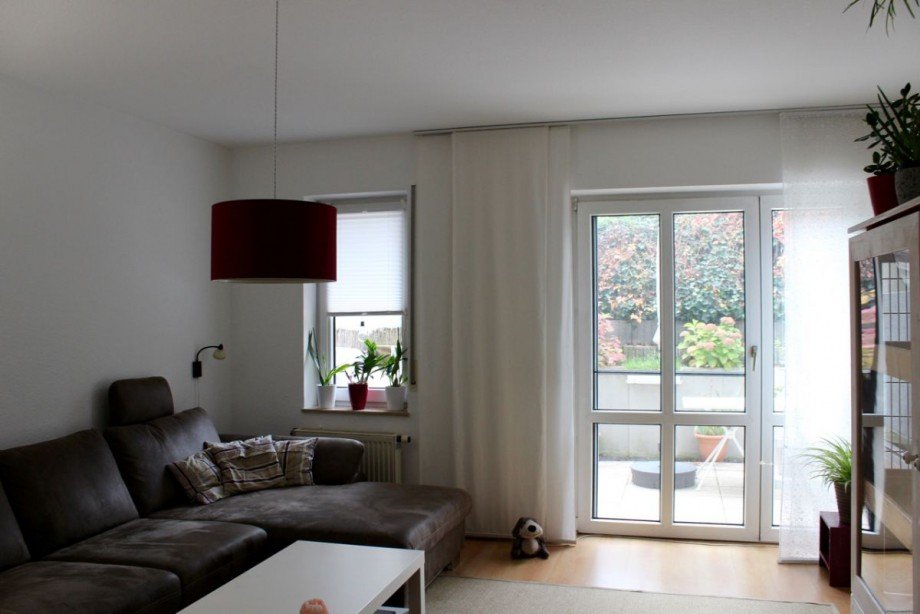 Griesheim Wohnzimmer Souterrainwohnung Griesheim
