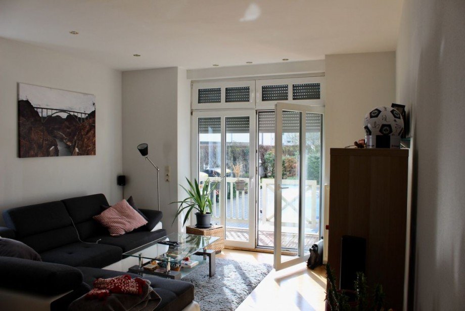 Wohnzimmer mit Balkon Erdgeschosswohnung Darmstadt