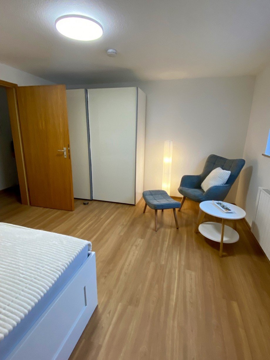 Schlafzimmer Souterrainwohnung Darmstadt