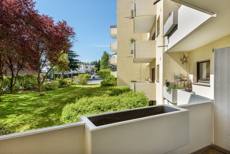 Aussicht M�hltal Erdgeschosswohnung Sonnige 2 Zimmer Wohnung mit 2 Balkonen in ruhiger Waldrandlage
