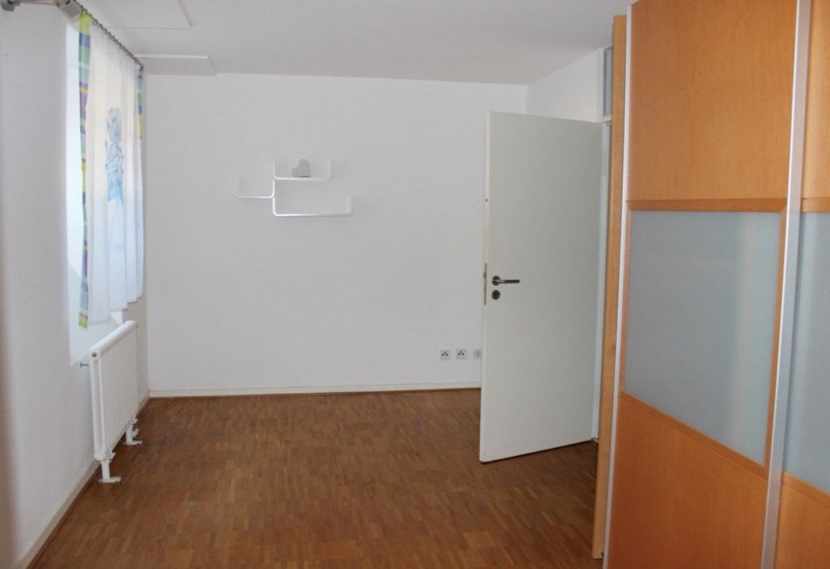 Schlafzimmer 2 Souterrain Maisonettewohnung Darmstadt