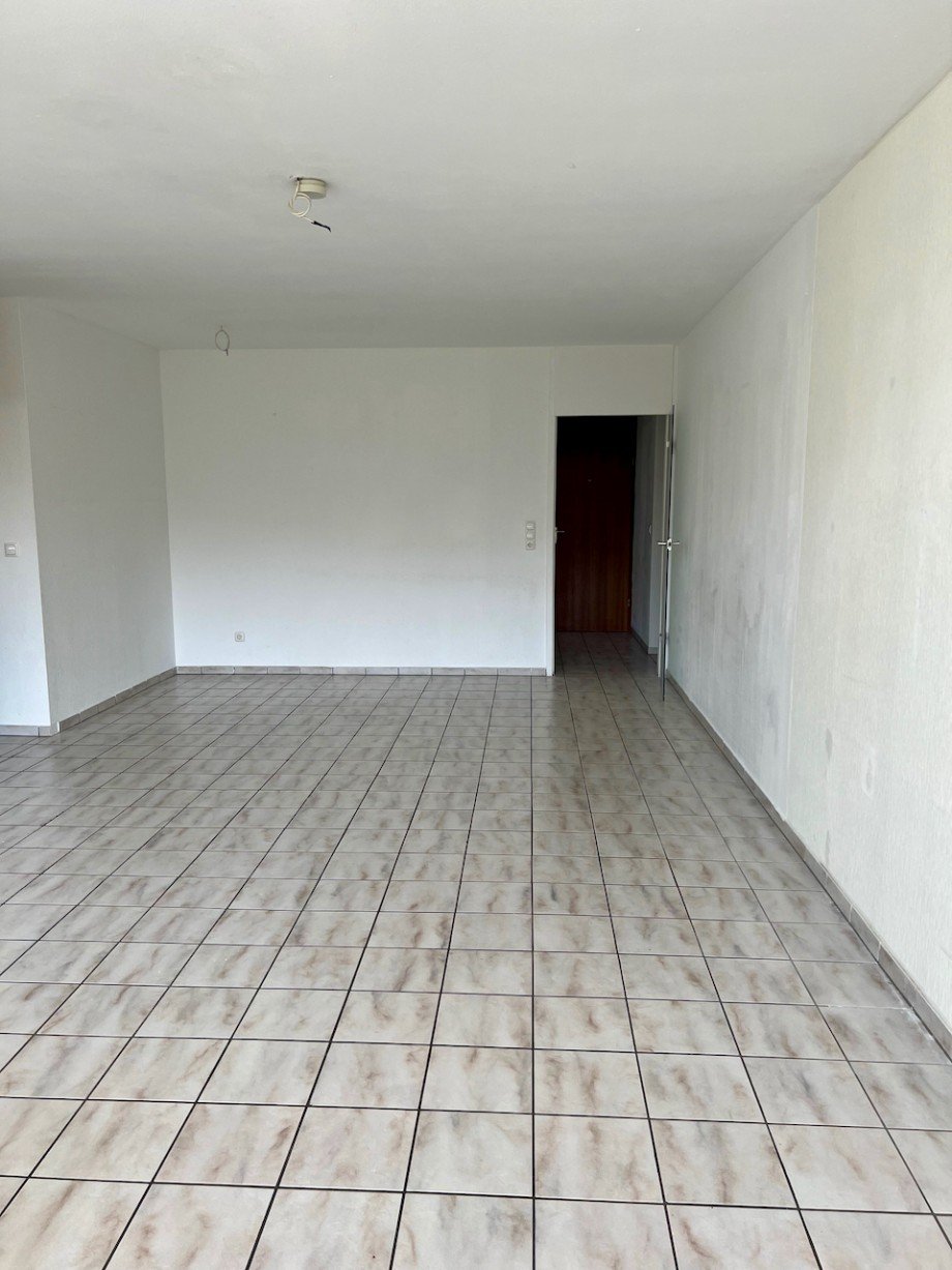 Siemensstr. Wohnzimmer zum Flur Racano Immobilien Etagenwohnung Darmstadt