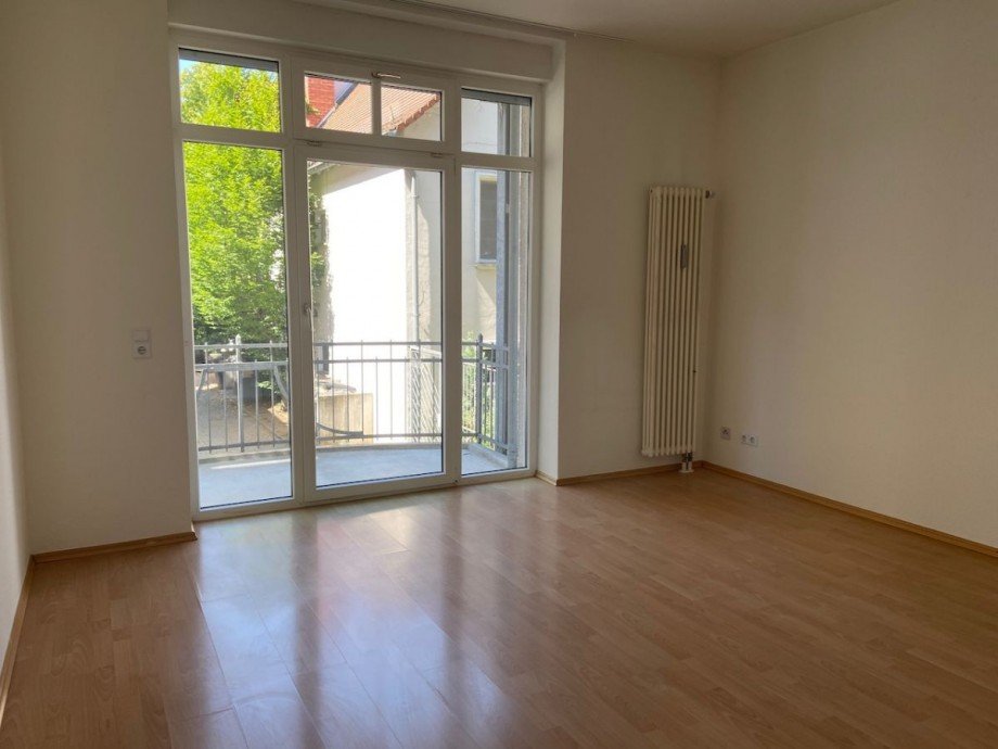 Wohnzimmer mit Balkon Etagenwohnung Darmstadt