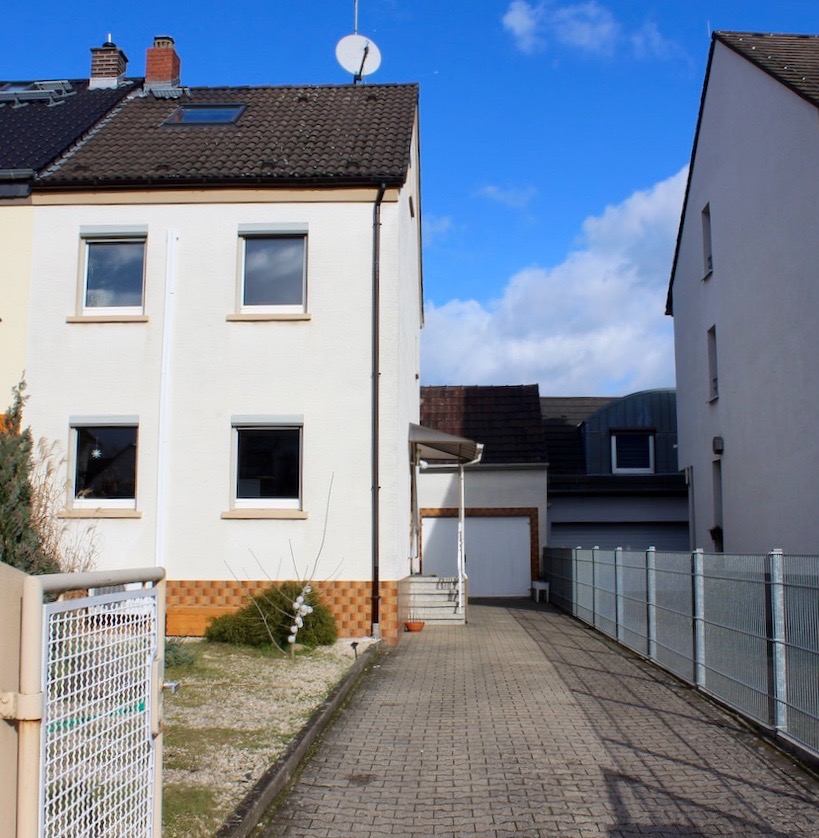 Ansicht vorne Doppelhaush�lfte Griesheim