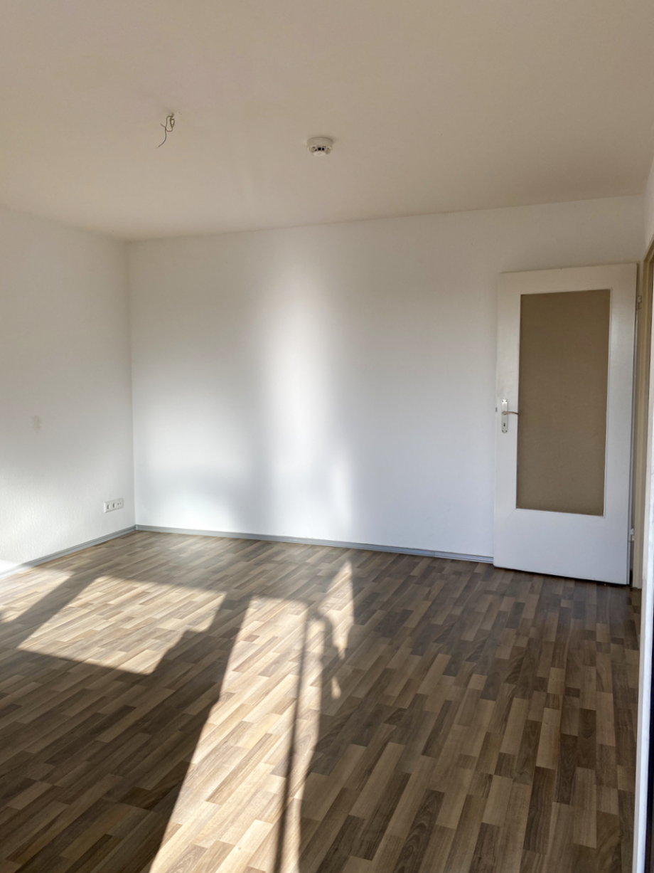 Wohn-Schlafzimmer Etagenwohnung Darmstadt