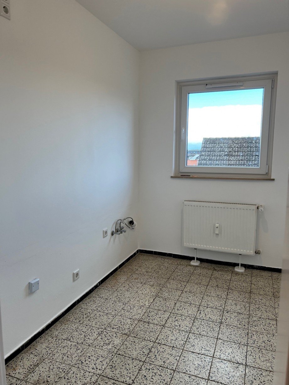 Racano Immobilien K�che Dachgeschosswohnung Erzhausen