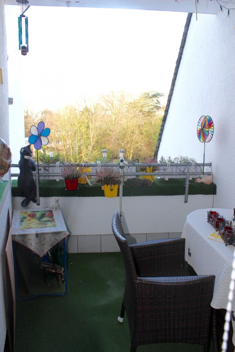 kleiner Balkon am Schlafzimmer Darmstadt Etagenwohnung Stadtwohnung mit zwei Balkonen in Bessungen