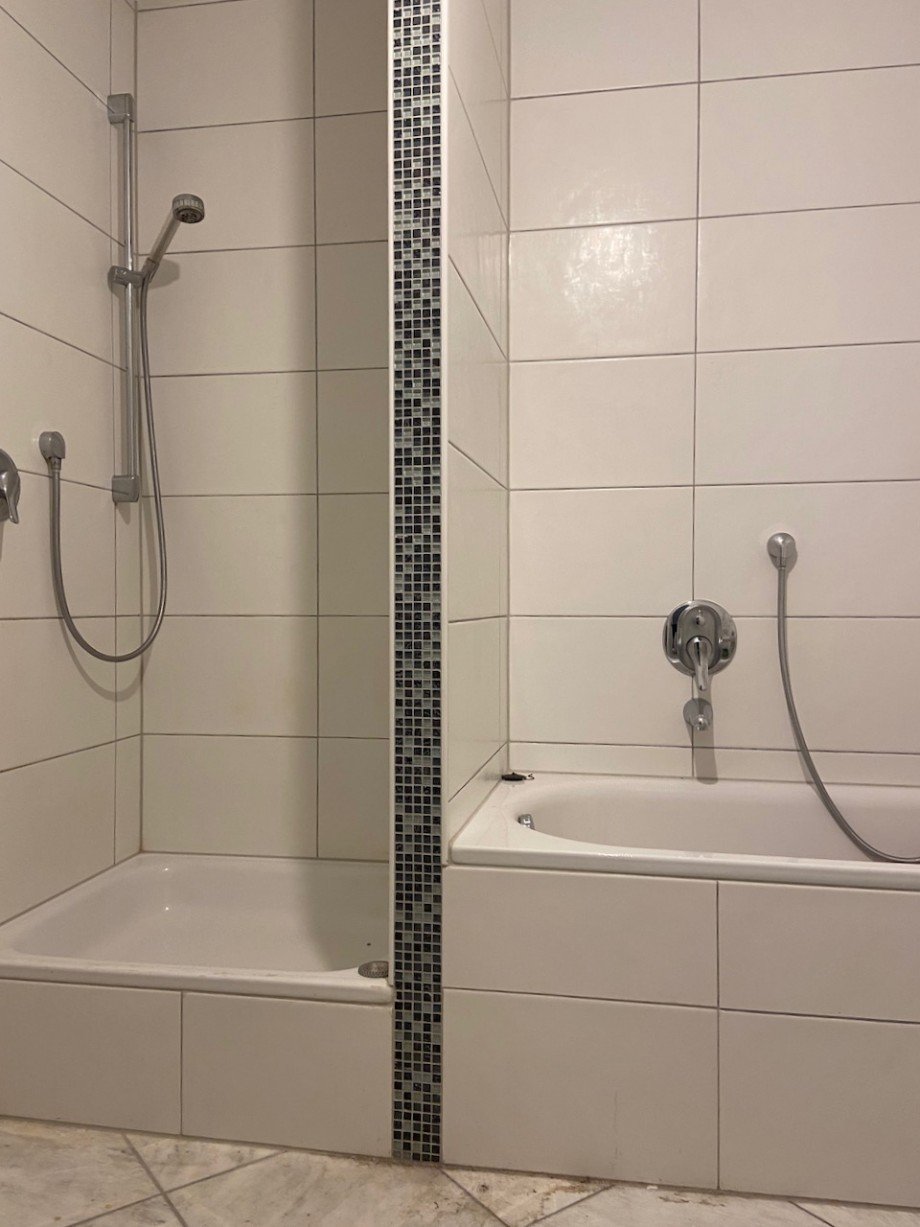 Bad mit Wanne und Dusche Etagenwohnung Darmstadt - Bessungen