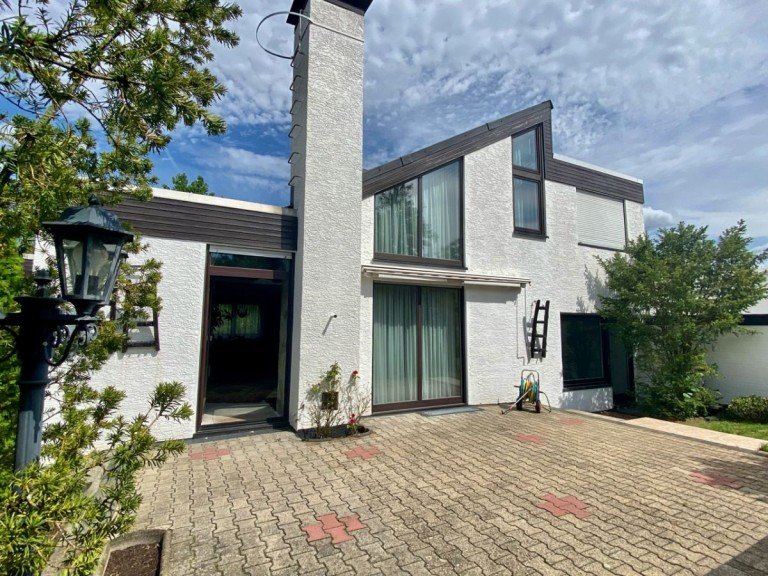 Ansicht Haus Darmstadt Bungalow Individualisten Haus in Waldrandn�he