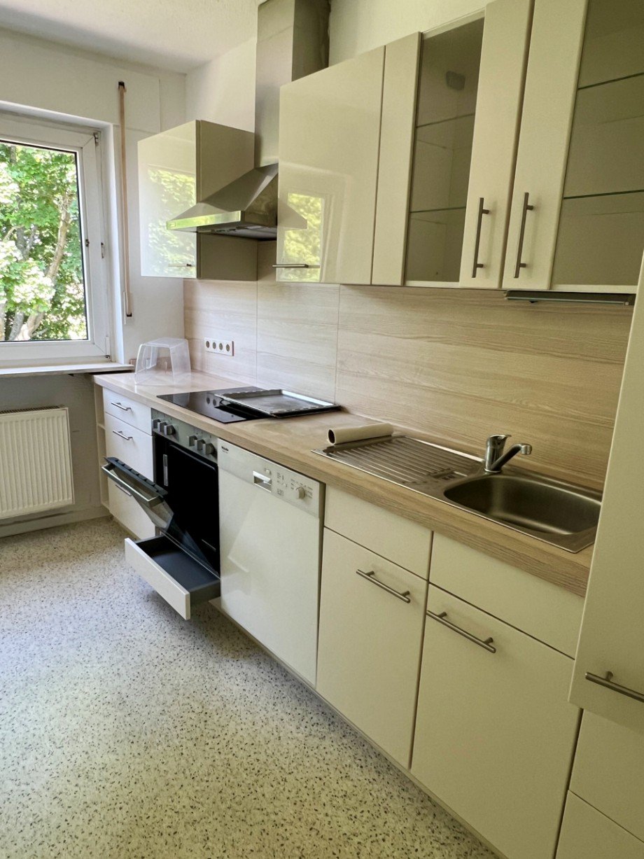 K�che mit EBK Dachgeschosswohnung Darmstadt