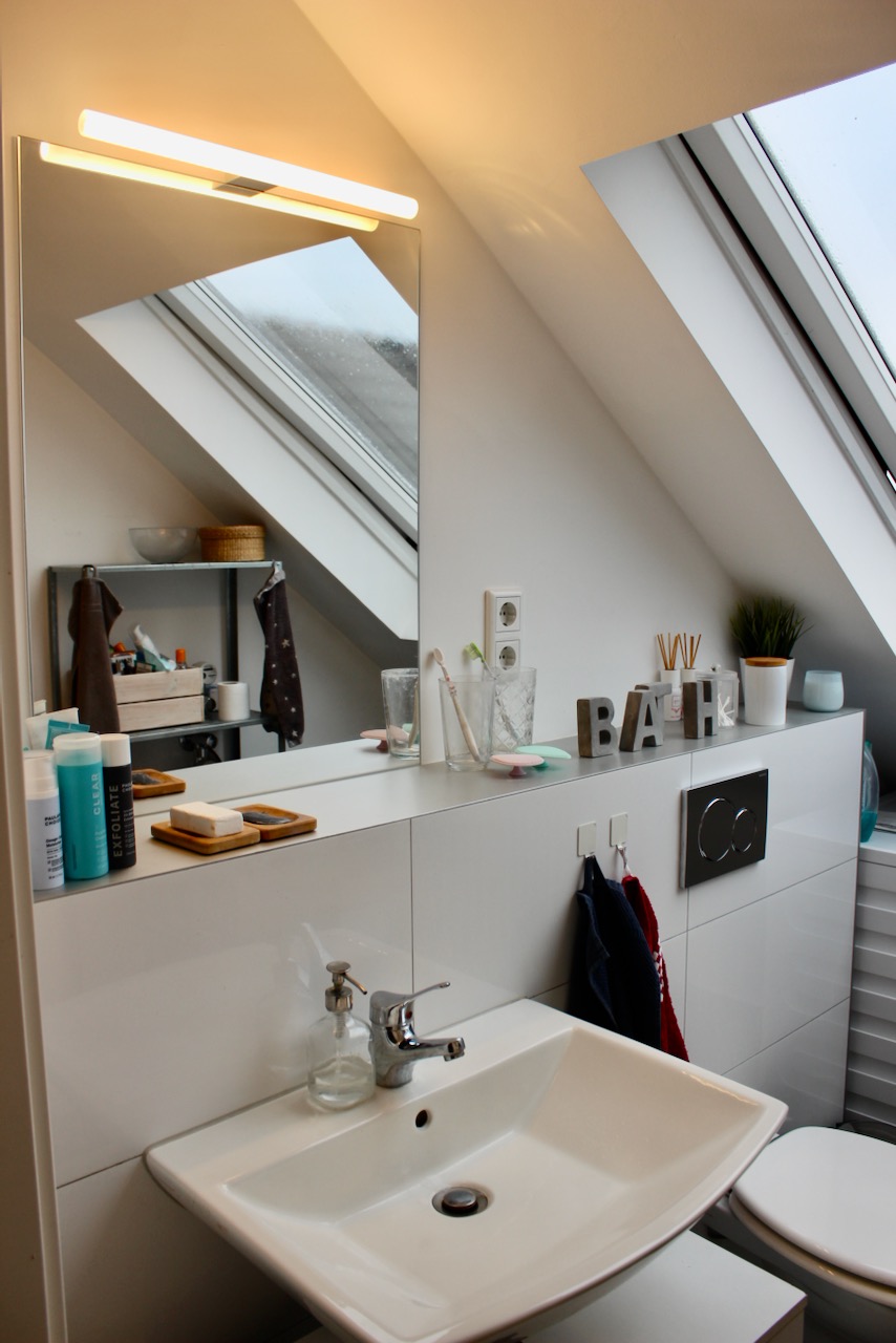 Badezimmer mit Dusche Dachgeschosswohnung Darmstadt