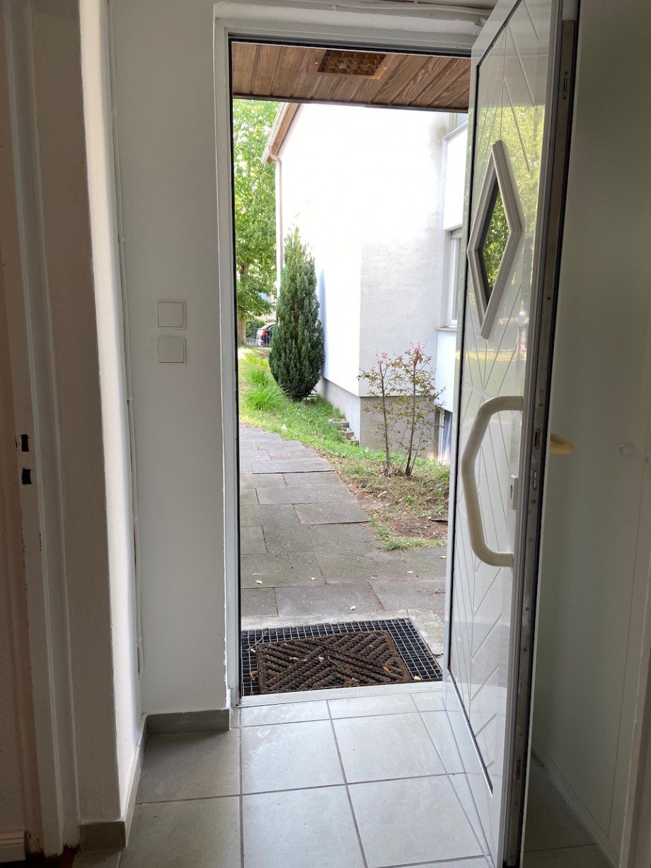 Eingangsbereich mit Einbauschrank Erdgeschosswohnung Darmstadt