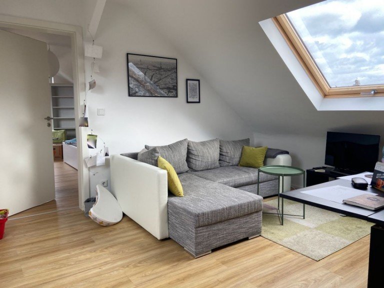 Wohnzimmer mit K�che Darmstadt Dachgeschosswohnung *Heimst�ttensiedlung - gem�tliche DG Wohnung mit EBK*