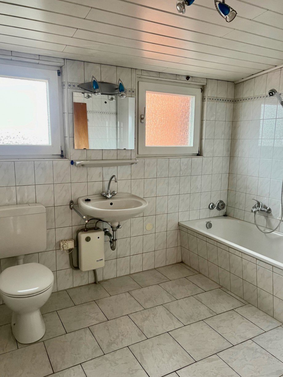 Racano Immobilien Bad Dachgeschosswohnung Messel