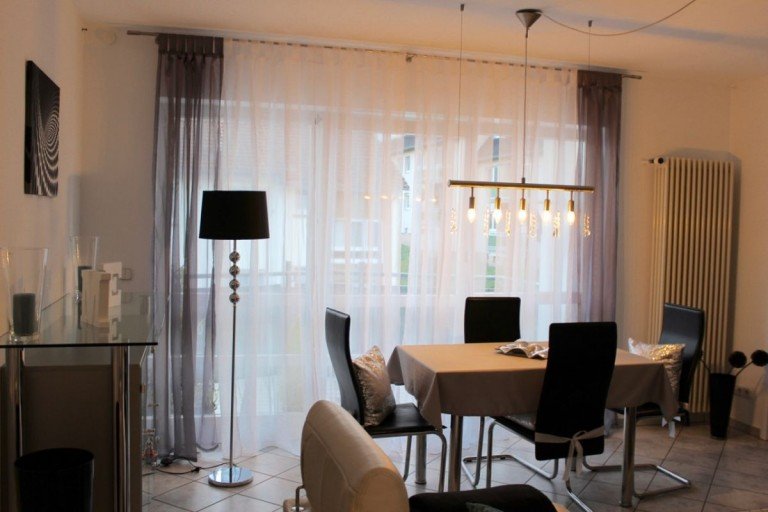 Wohn-/Essbereich mit Zugang zum Balkon Ober - Ramstadt Etagenwohnung *Ab Dezember verf�gbar! Sonnige 3 Zimmer Wohnung mit Balkon in Ober-Ramstadt*