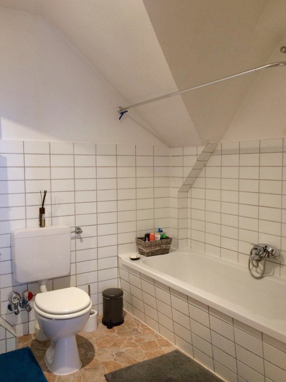 Badezimmer mit Badewanne Etagenwohnung Darmstadt