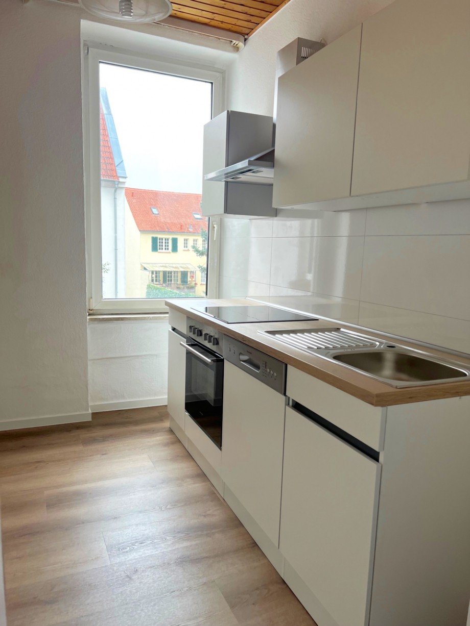 K�che mit EBK Racano Immobilien Etagenwohnung Darmstadt