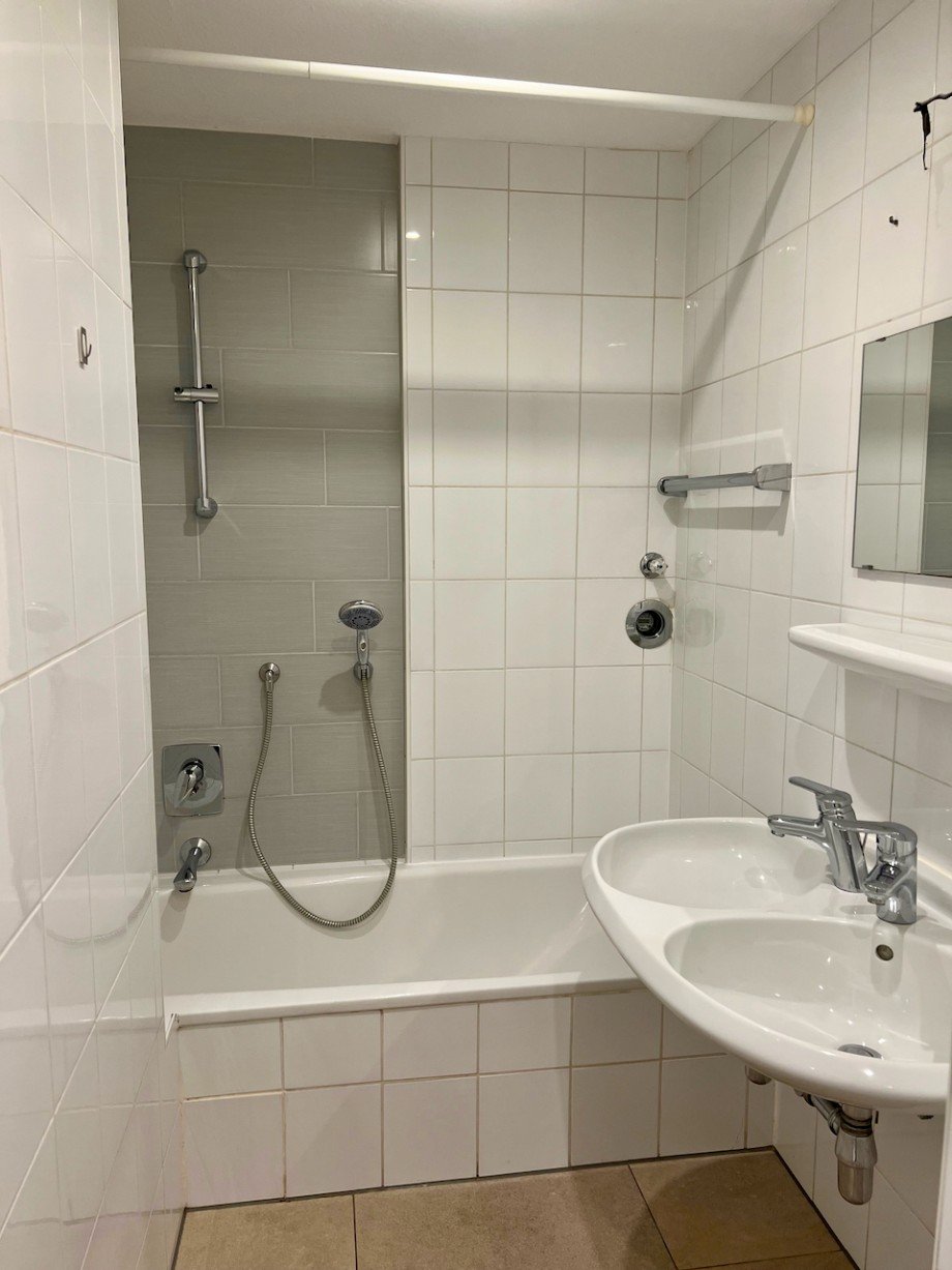 Badezimmer_Racano Immobilien Etagenwohnung Darmstadt