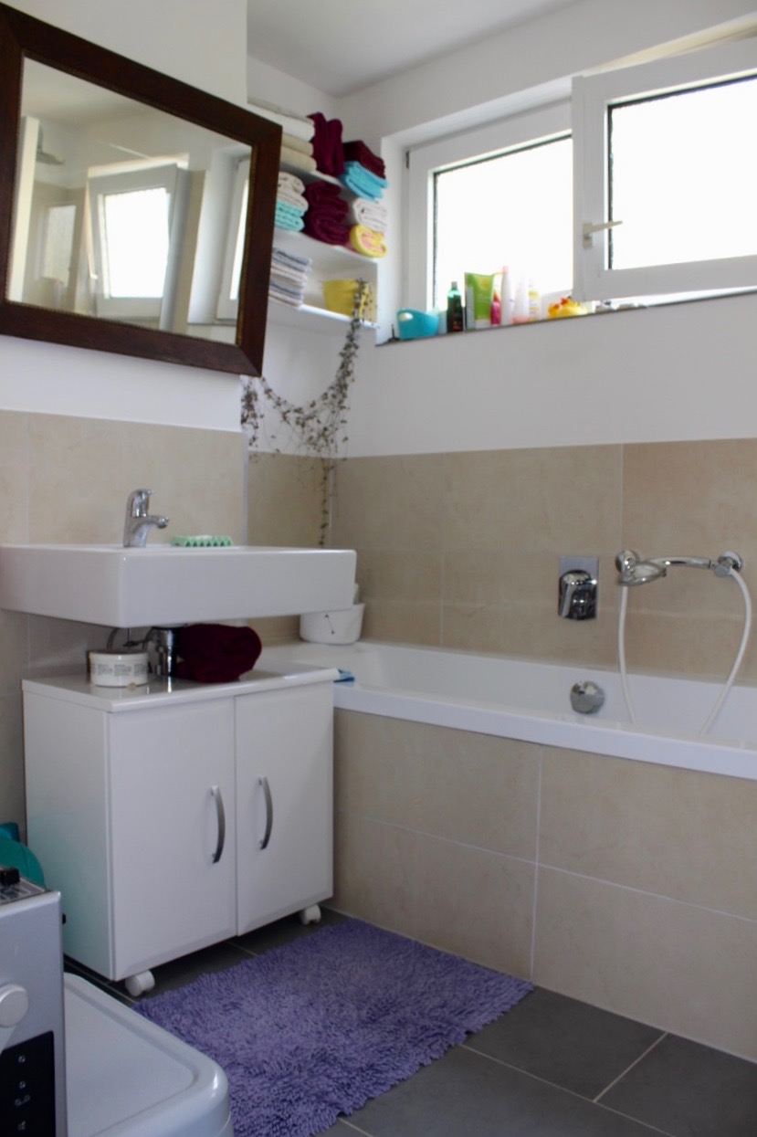 modernes Tageslichtbad Etagenwohnung Griesheim