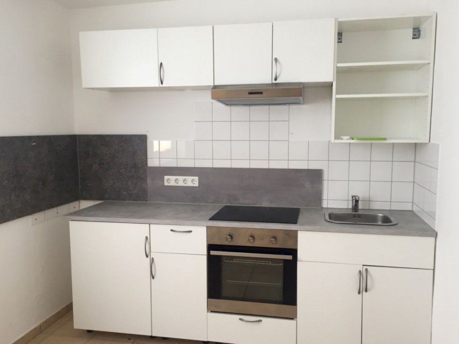 K�che mit EBK Souterrainwohnung Darmstadt