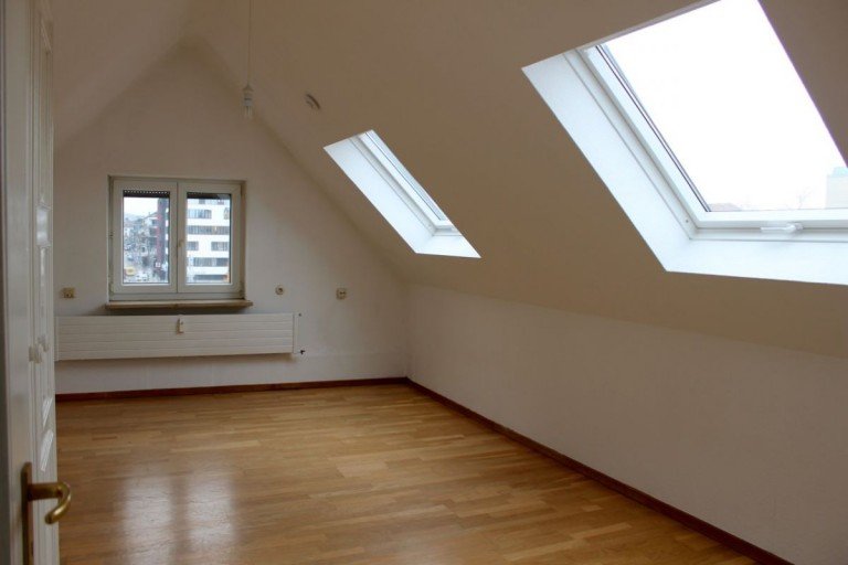 Wohn-/Schlafzimmer Darmstadt Dachgeschosswohnung Ab sofort verf�gbar - 1 Zimmer DG Wohnung in der City