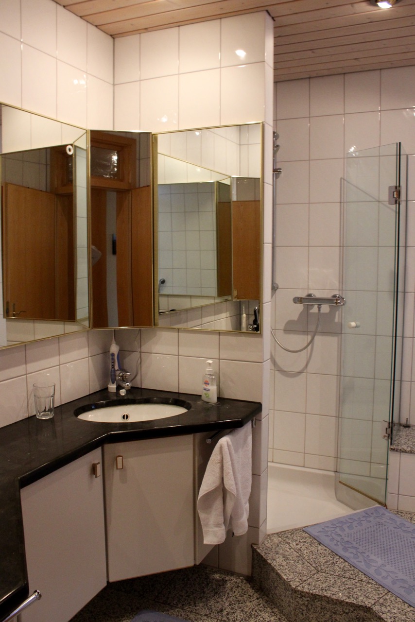 Badezimmer Dachgeschosswohnung Rossdorf